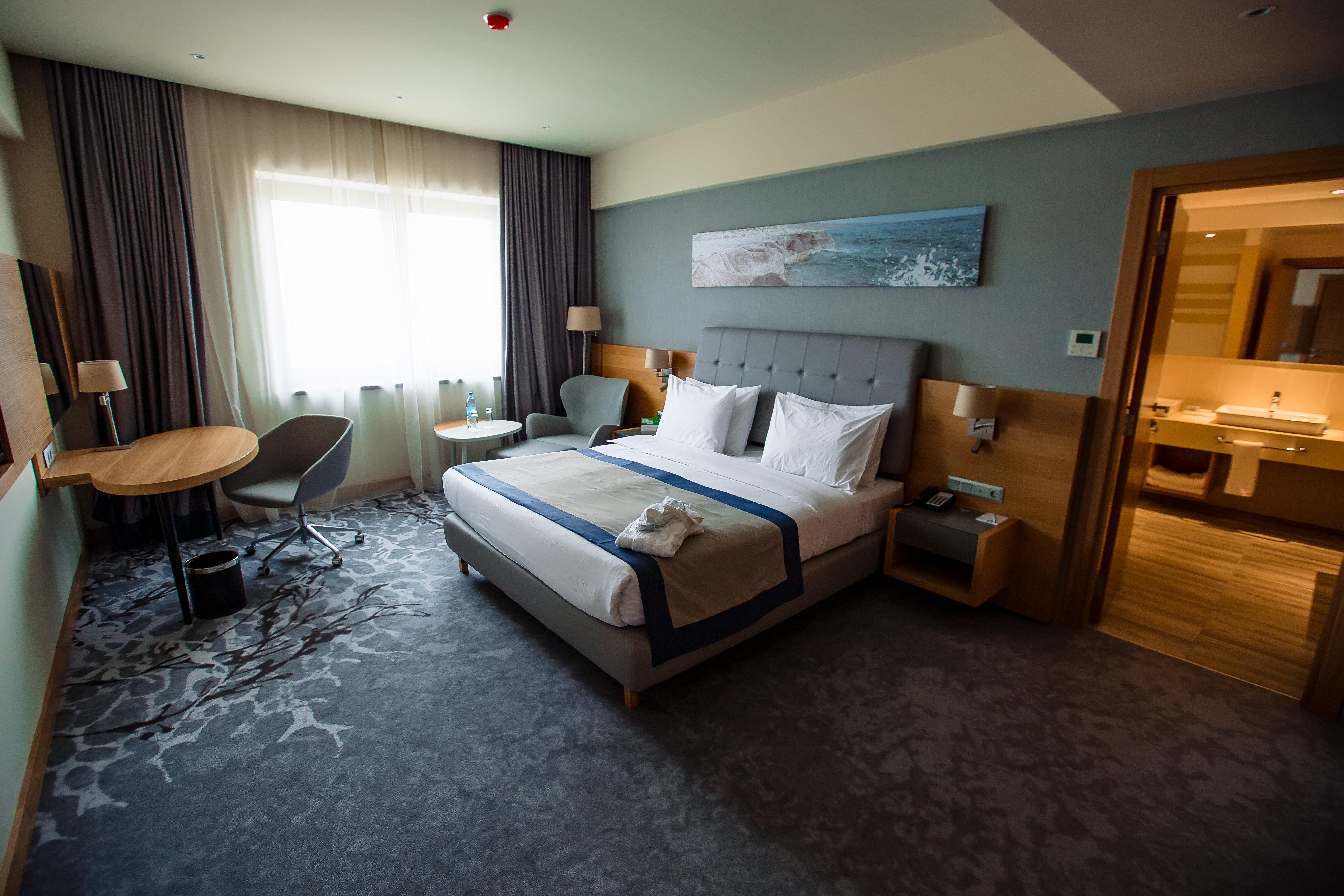 Holiday Inn - Aktau - Seaside By Ihg Екстериор снимка