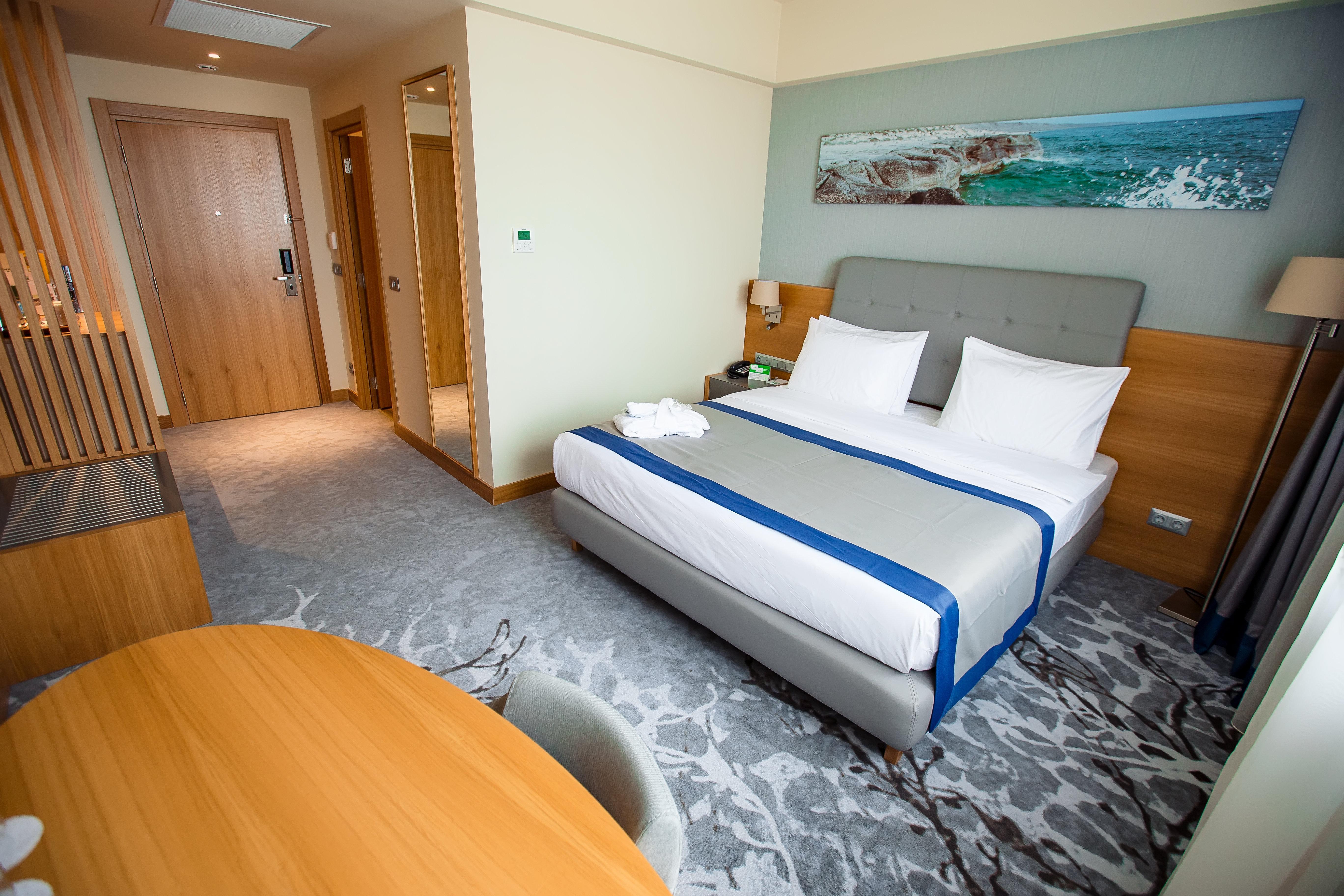 Holiday Inn - Aktau - Seaside By Ihg Екстериор снимка