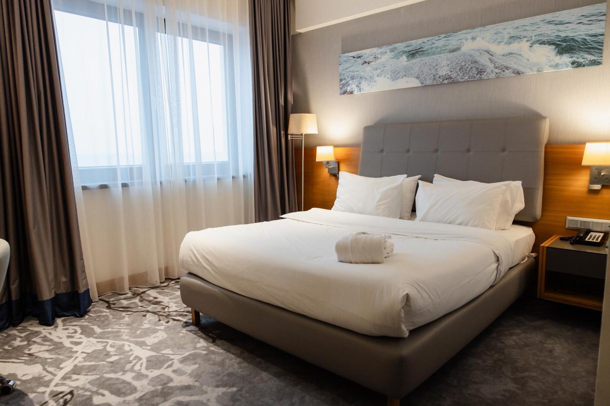 Holiday Inn - Aktau - Seaside By Ihg Екстериор снимка