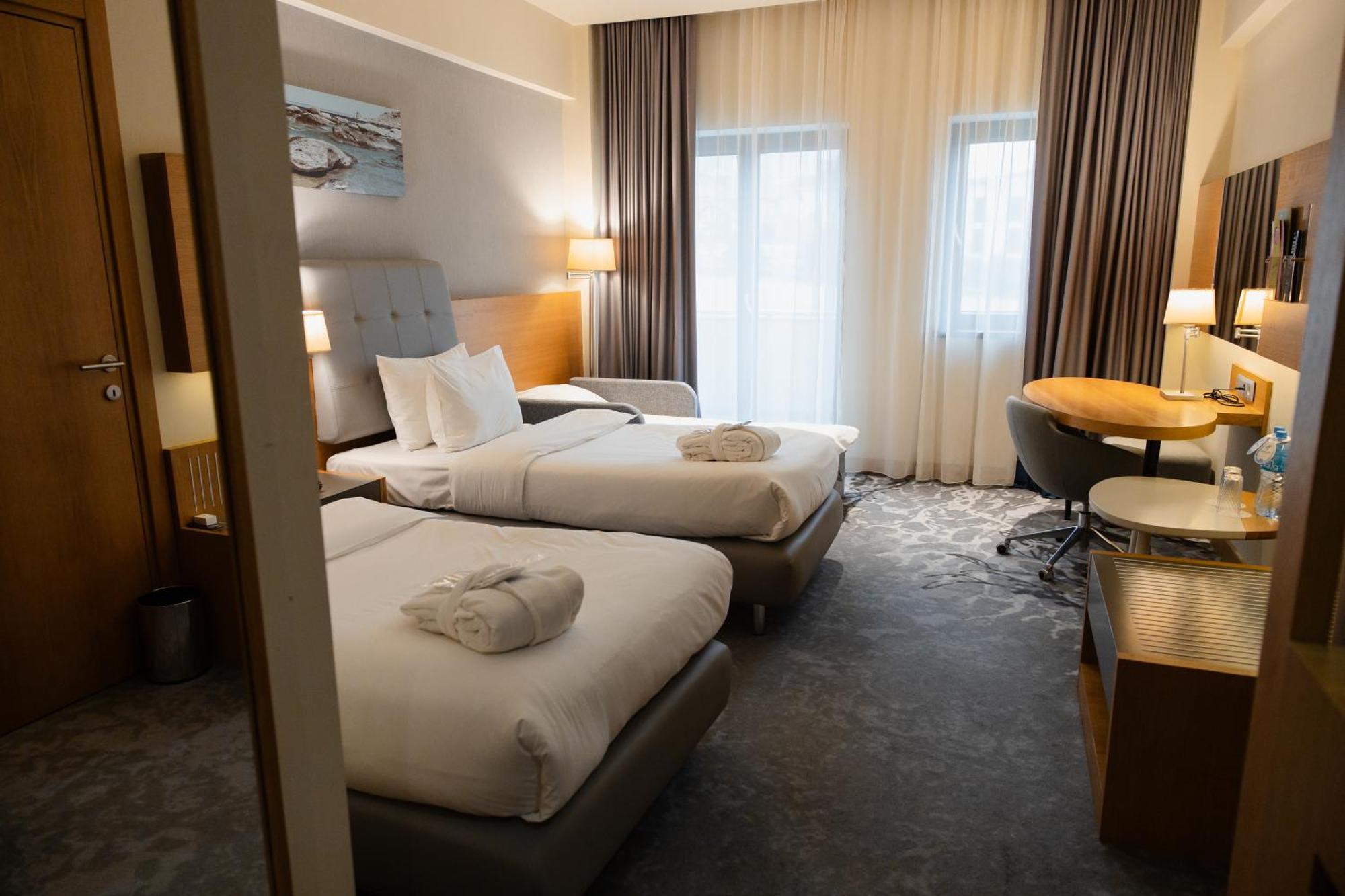 Holiday Inn - Aktau - Seaside By Ihg Екстериор снимка