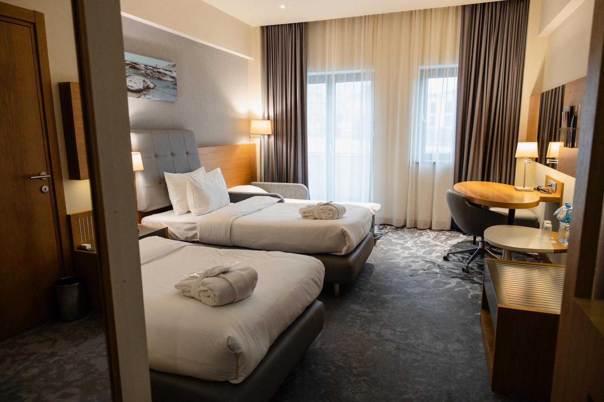 Holiday Inn - Aktau - Seaside By Ihg Екстериор снимка