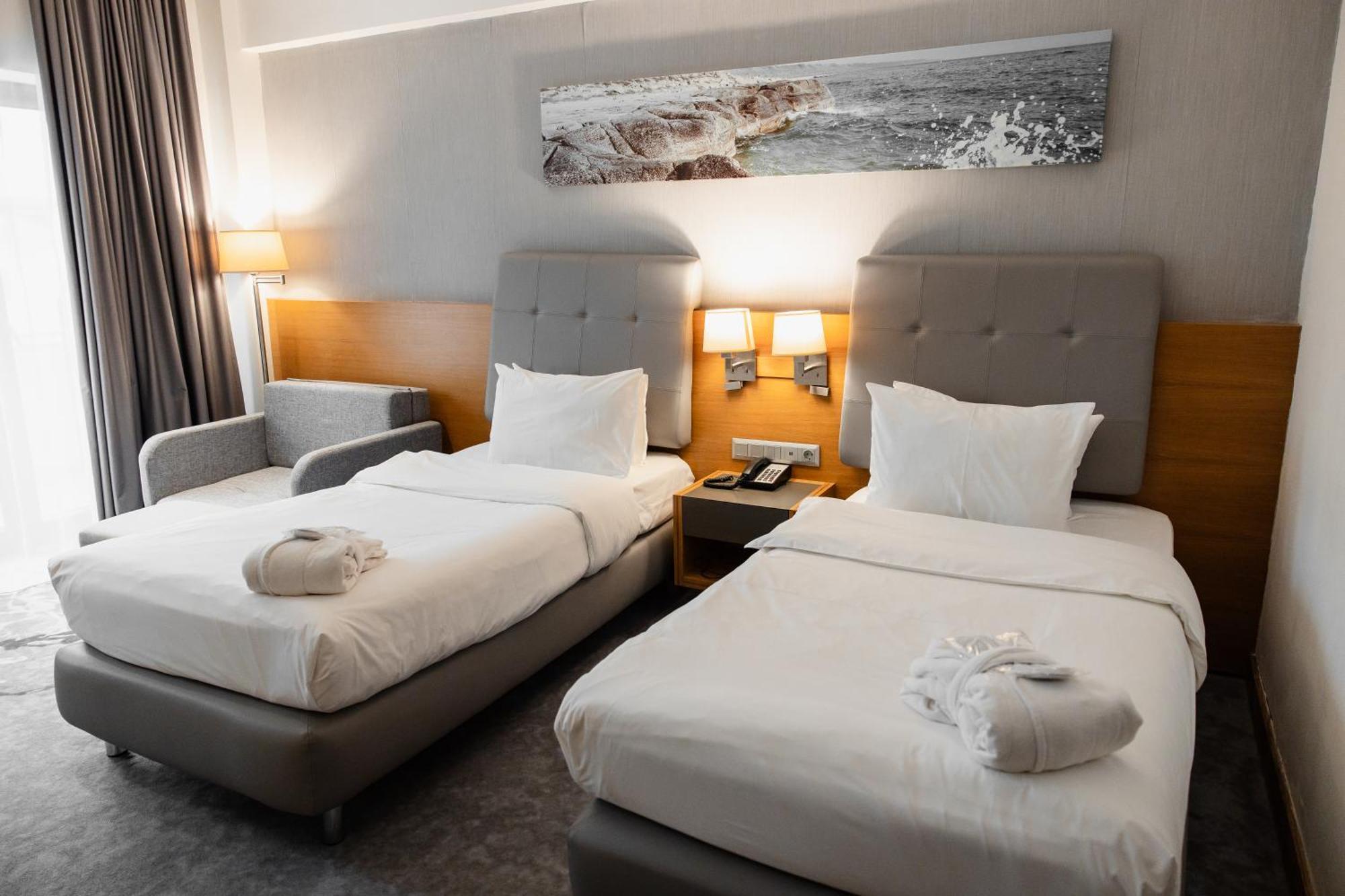Holiday Inn - Aktau - Seaside By Ihg Екстериор снимка
