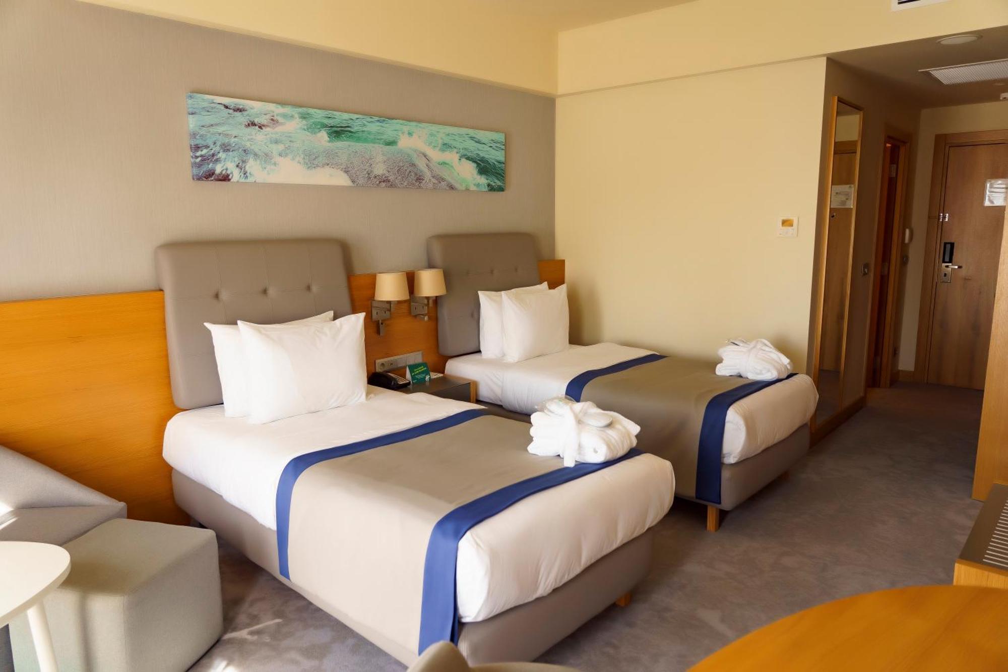 Holiday Inn - Aktau - Seaside By Ihg Екстериор снимка