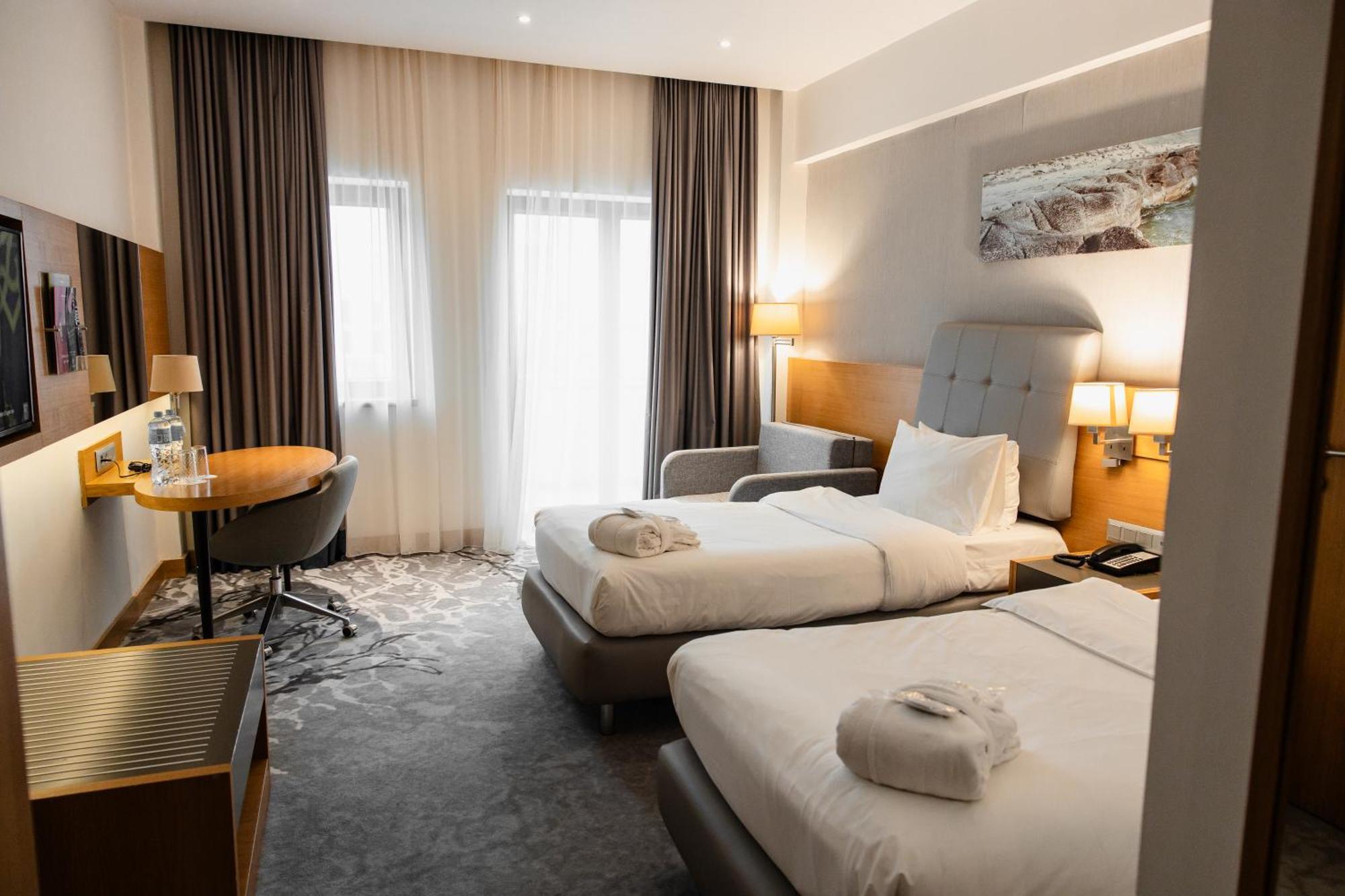 Holiday Inn - Aktau - Seaside By Ihg Екстериор снимка