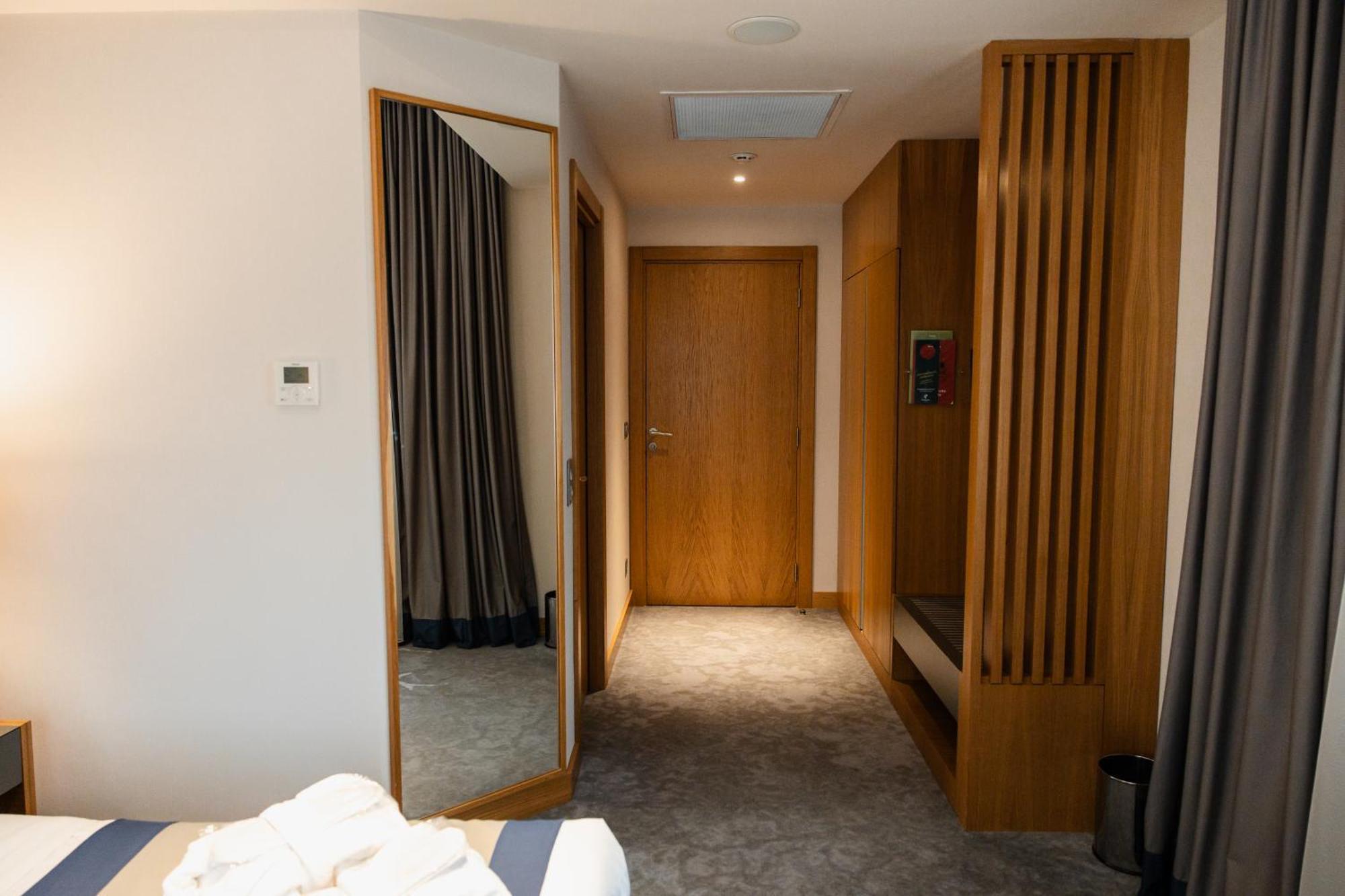 Holiday Inn - Aktau - Seaside By Ihg Екстериор снимка