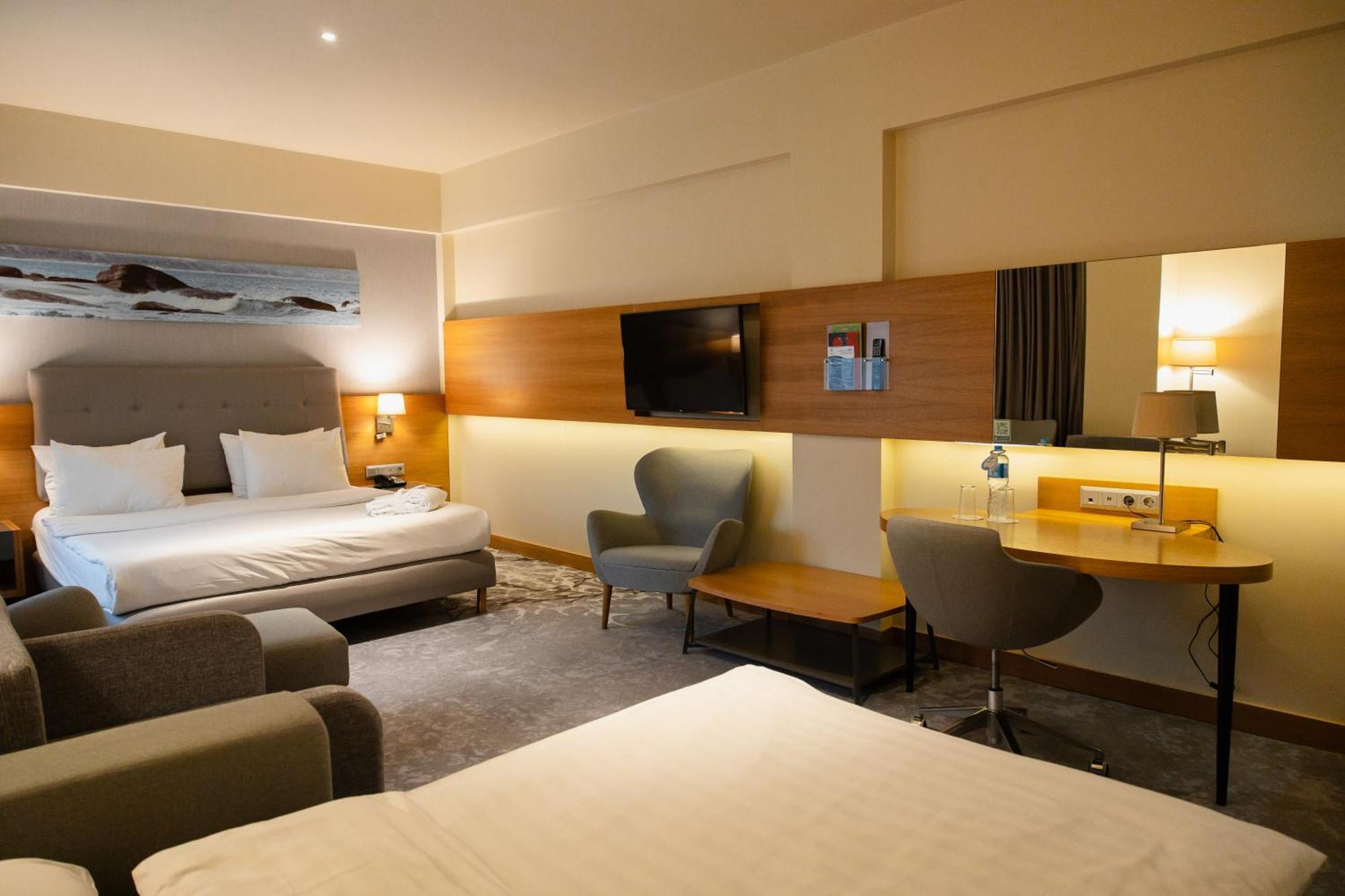Holiday Inn - Aktau - Seaside By Ihg Екстериор снимка