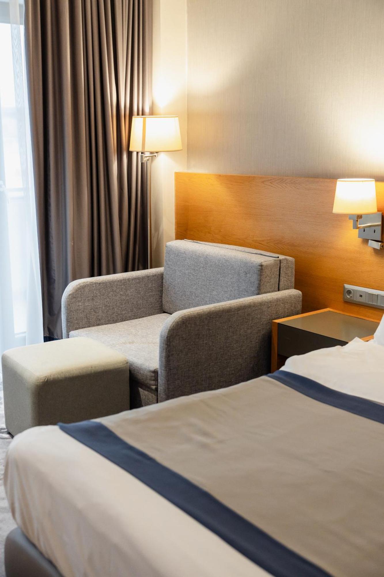 Holiday Inn - Aktau - Seaside By Ihg Екстериор снимка
